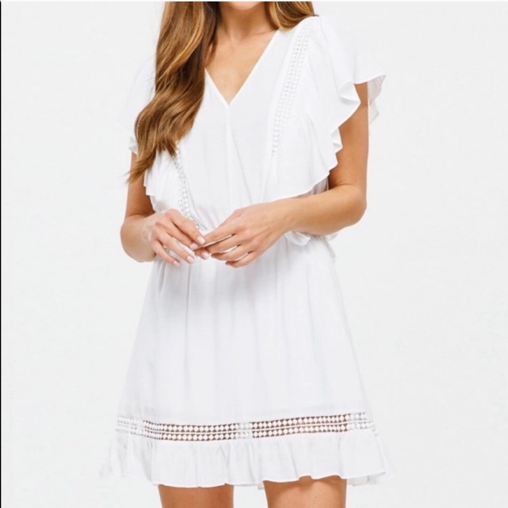 📣NWOT BOHO White mini dress